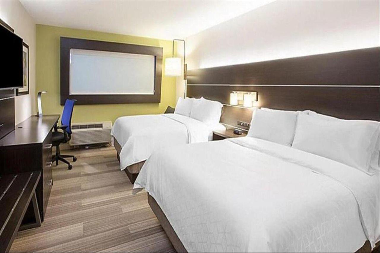 Holiday Inn Express & Suites - Goodland I-70 By Ihg Екстериор снимка