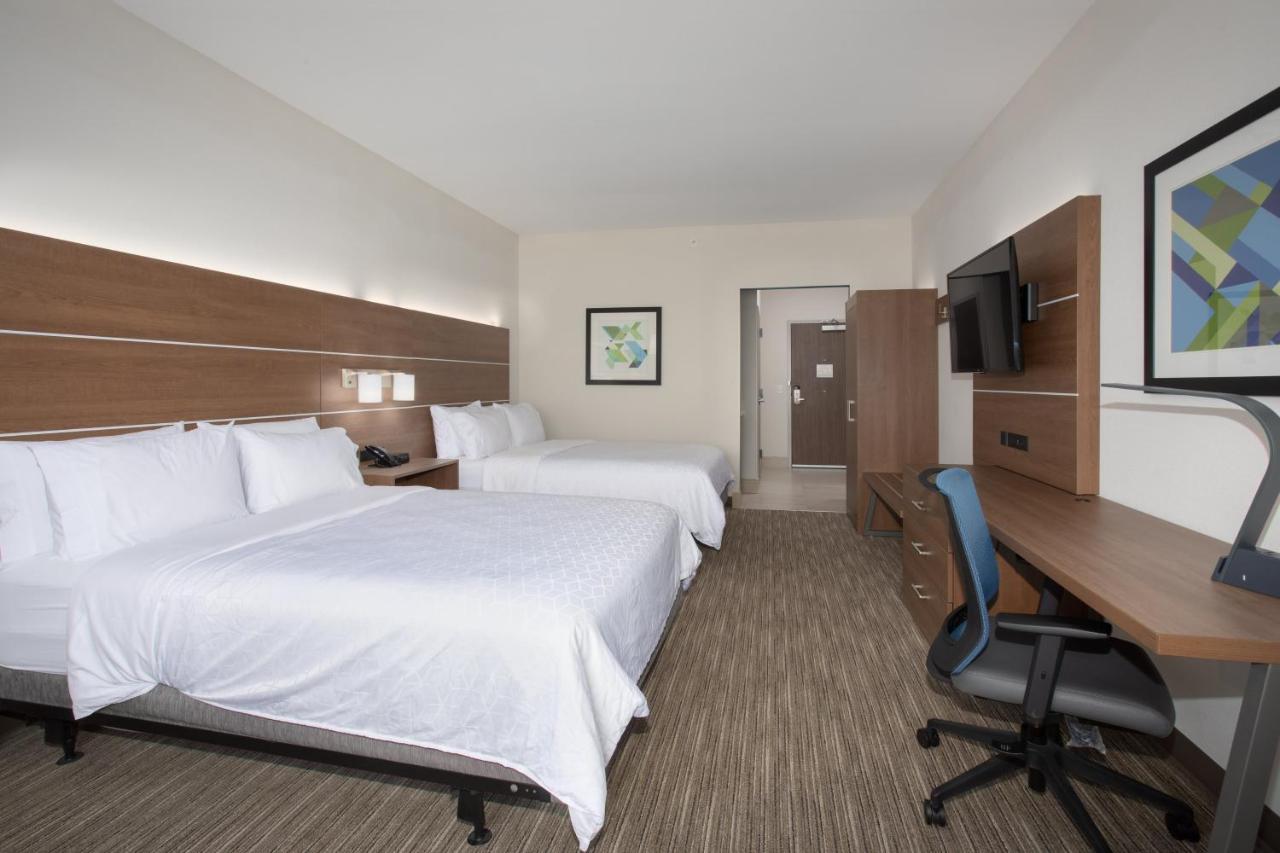 Holiday Inn Express & Suites - Goodland I-70 By Ihg Екстериор снимка