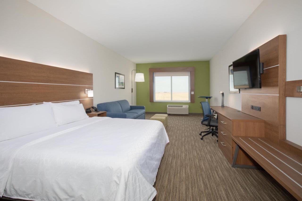Holiday Inn Express & Suites - Goodland I-70 By Ihg Екстериор снимка