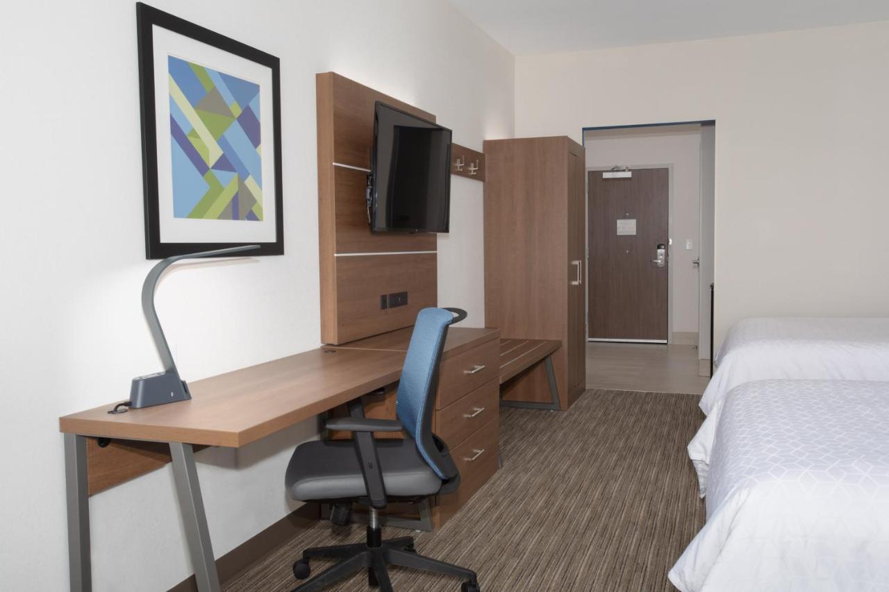 Holiday Inn Express & Suites - Goodland I-70 By Ihg Екстериор снимка