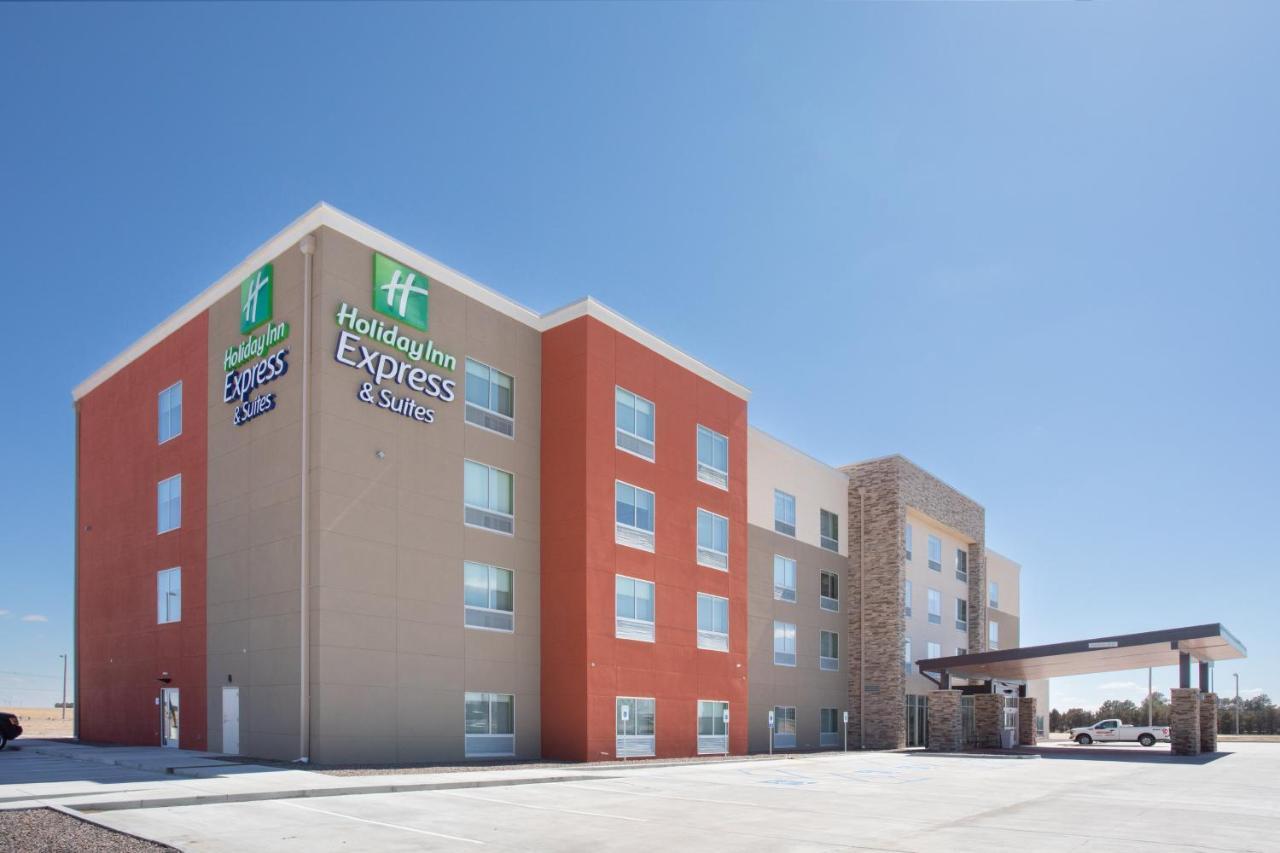 Holiday Inn Express & Suites - Goodland I-70 By Ihg Екстериор снимка