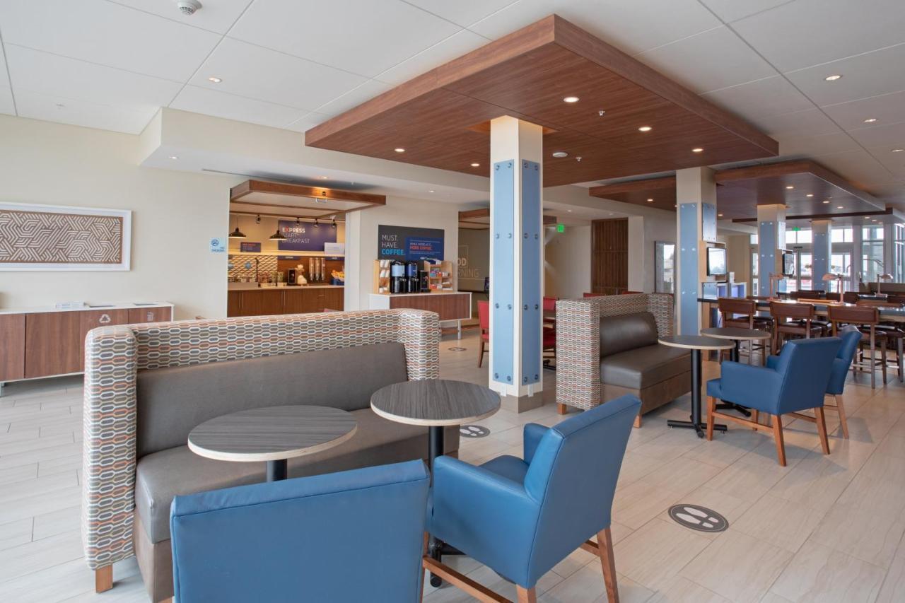 Holiday Inn Express & Suites - Goodland I-70 By Ihg Екстериор снимка
