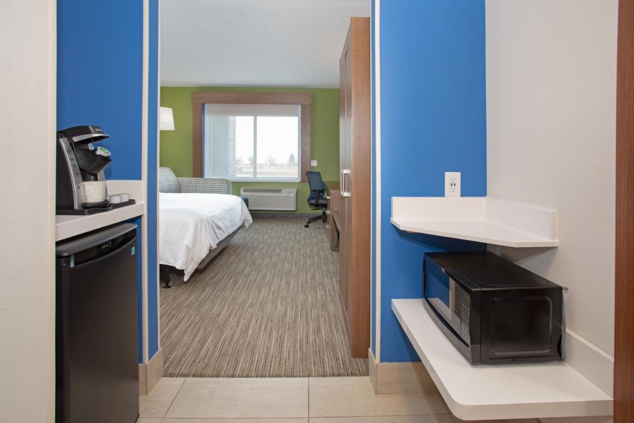 Holiday Inn Express & Suites - Goodland I-70 By Ihg Екстериор снимка